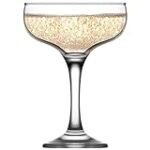 Análisis de copas de champagne antiguas: Descubre las ventajas de estas joyas para tu hostelería